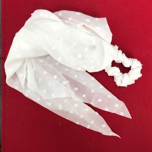 White Anthropologie hairband with ribbon